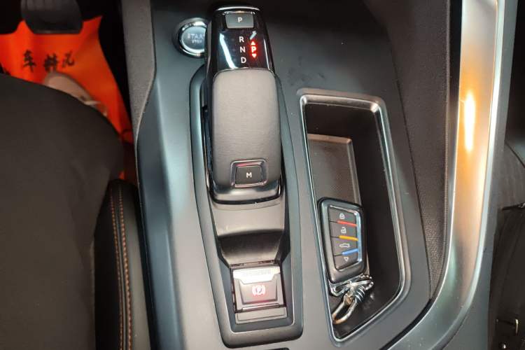 Used Peugeot 5008 2019 350THP 5-seat Elite Edition Gear Lever