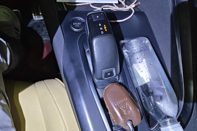 Used Peugeot 5008 2019 360THP 5-Seat Elite Edition Gear Lever