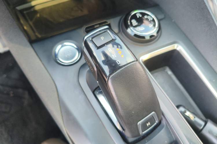 Used Peugeot 5008 2019 380THP 7-Seater Luxury GT Edition Gear Lever