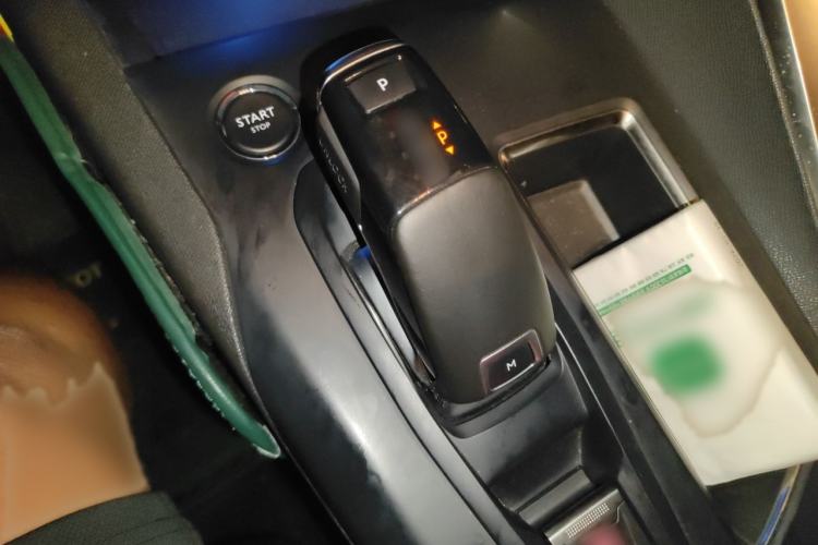 Used Peugeot 5008 2019 360THP 7-Seater Flagship Edition Gear Lever