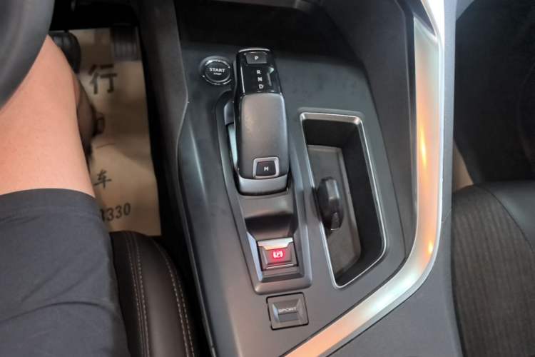 Used Peugeot 5008 2019 Revised Version 360THP 5-Seater Elite Edition Gear Lever