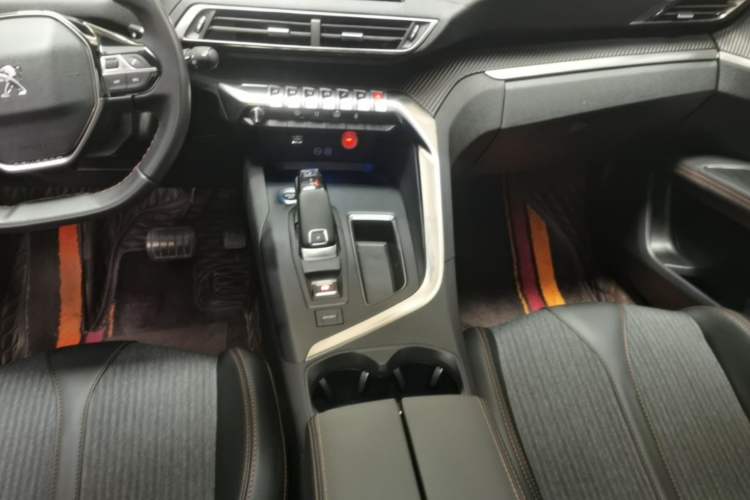 Used Peugeot 5008 2019 350THP 5-seat Elite Edition Gear Lever