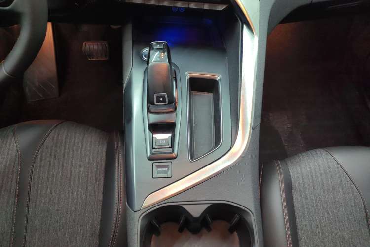 Used Peugeot 5008 2019 360THP 7-Seater Flagship Edition Gear Lever
