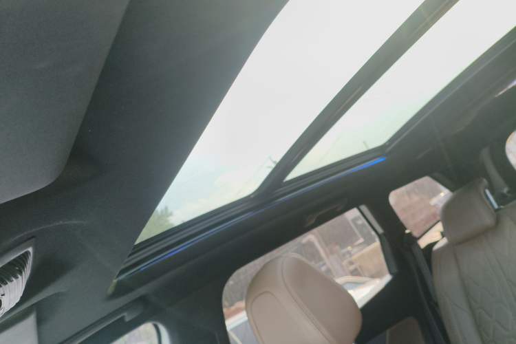 Used Peugeot 5008 2019 380THP 7-Seater Luxury GT Edition Headliner