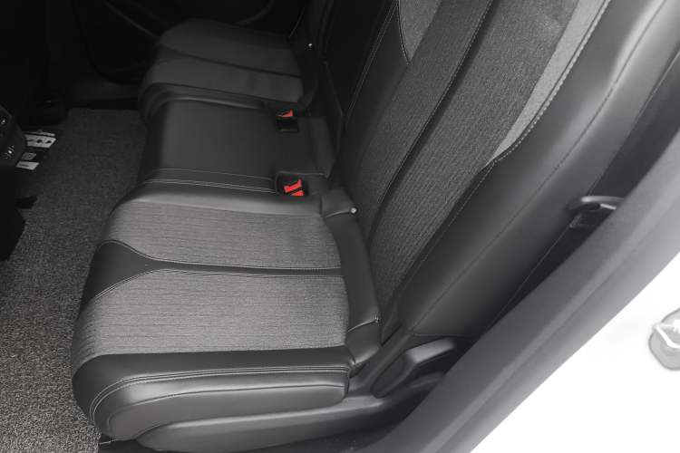 Used Peugeot 5008 2019 400THP 5-Seat Elite Edition Interior 4