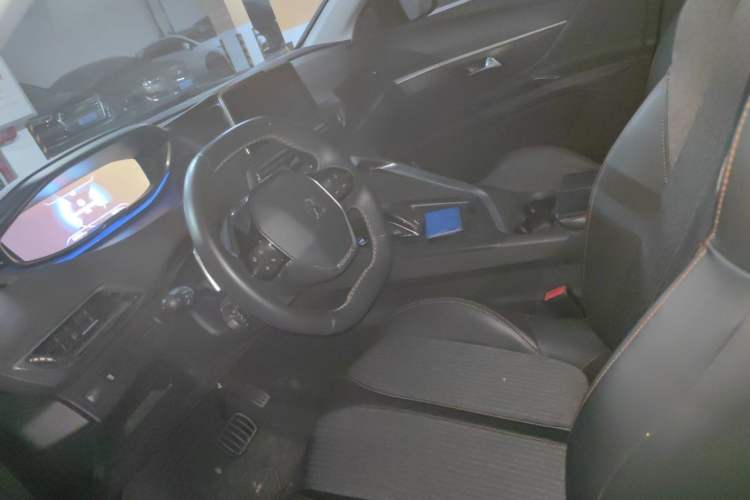 Used Peugeot 5008 2019 350THP 7-Seater Elite Edition Left Front Seat