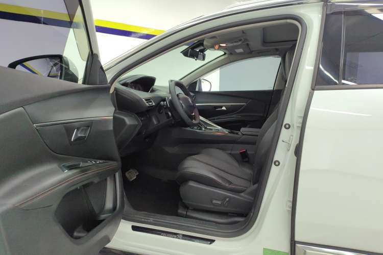 Used Peugeot 5008 2019 360THP 7-Seater Flagship Edition Left Front Seat