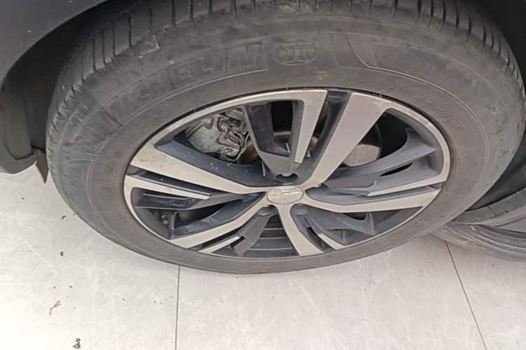 Used Peugeot 5008 2019 350THP 7-Seater Elite Edition Left Front Wheel Hub