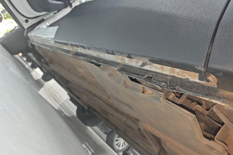 Used Peugeot 5008 2019 350THP 5-seat Elite Edition Left Side Sill