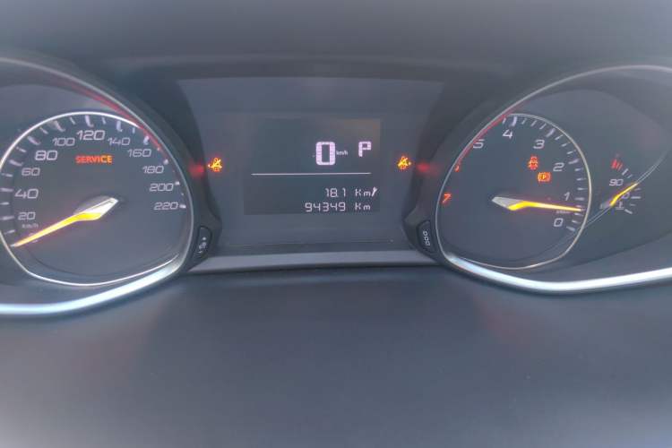 Used Peugeot 5008 2019 350THP 5-seat Leading Edition Odometer Close Up