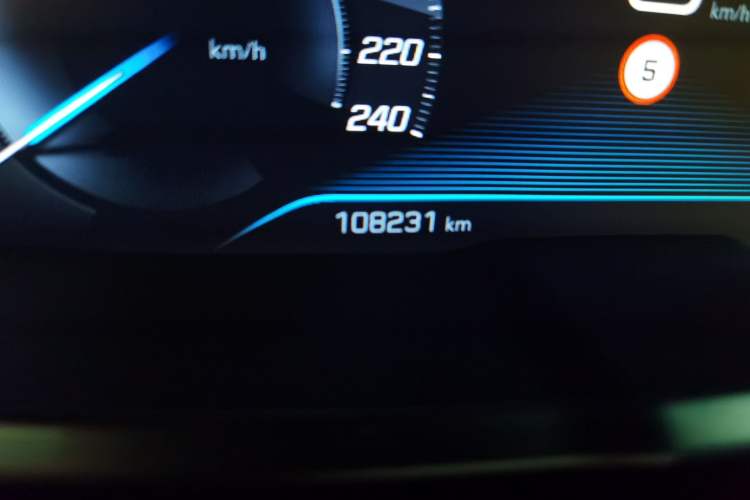 Used Peugeot 5008 2019 380THP 7-Seater Luxury GT Edition Odometer Close Up