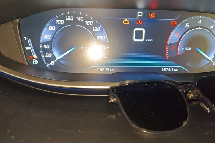 Used Peugeot 5008 2019 380THP 5-Seater Elite Edition Odometer Close Up