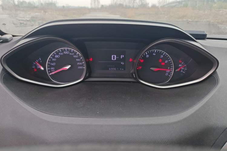Used Peugeot 5008 2019 360THP 5-Seater Leading Edition Odometer Close Up