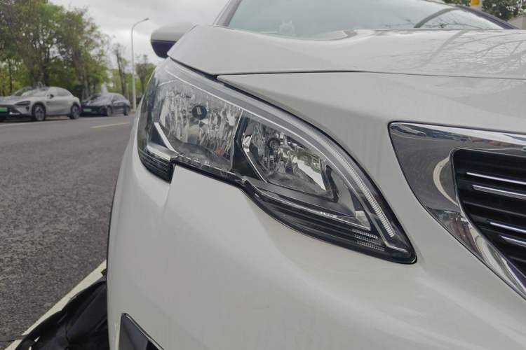 Used Peugeot 5008 2019 350THP 5-seat Elite Edition Right Front Headlight