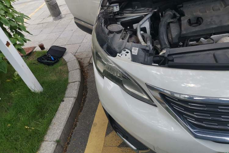 Used Peugeot 5008 2019 380THP 7-Seater Elite Edition Right Front Headlight