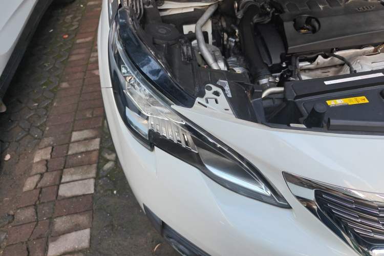 Used Peugeot 5008 2019 380THP 5-Seater Elite Edition Right Front Headlight