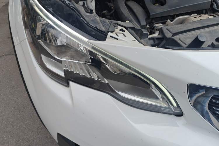 Used Peugeot 5008 2019 380THP 5-Seater Elite Edition Right Front Headlight