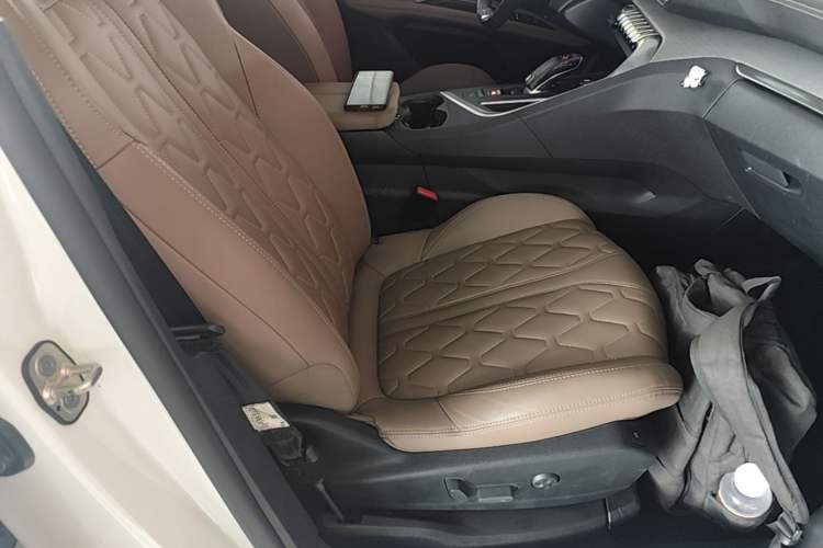 Used Peugeot 5008 2019 380THP 7-Seater Luxury GT Edition Right Front Seat