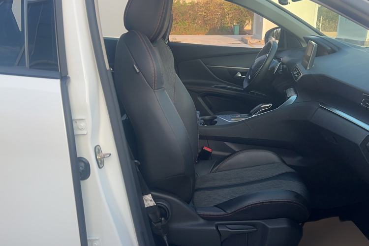 Used Peugeot 5008 2019 350THP 5-seat Elite Edition Right Front Seat