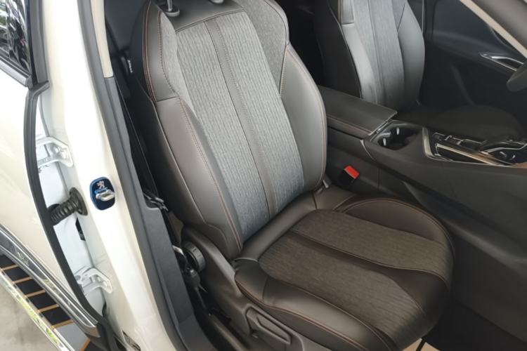 Used Peugeot 5008 2019 400THP 7-Seater Flagship Edition Right Front Seat
