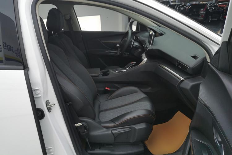 Used Peugeot 5008 2019 350THP 5-seat Elite Edition Right Front Seat
