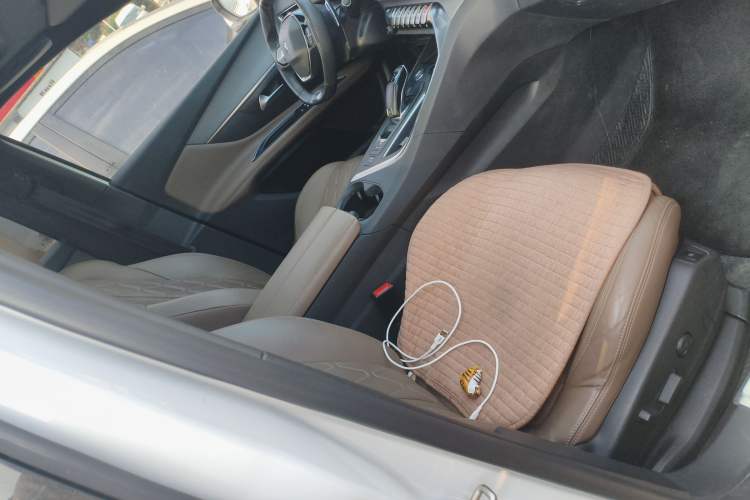 Used Peugeot 5008 2019 380THP 7-Seater Luxury GT Edition Right Front Seat