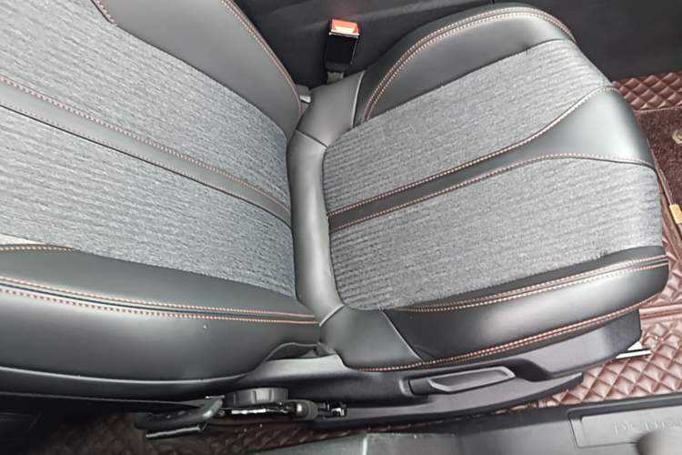 Used Peugeot 5008 2019 350THP 7-Seater Elite Edition Right Front Seat