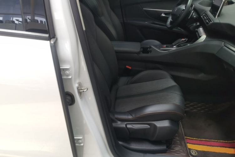 Used Peugeot 5008 2019 350THP 5-seat Elite Edition Right Front Seat