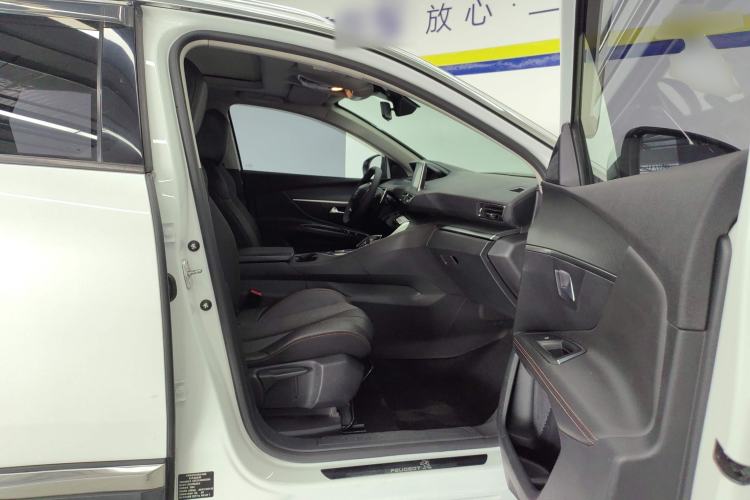 Used Peugeot 5008 2019 360THP 7-Seater Flagship Edition Right Front Seat