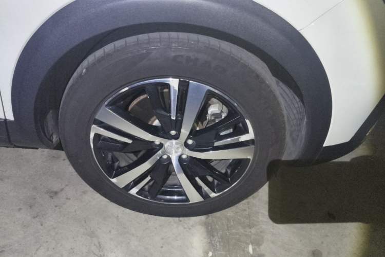Used Peugeot 5008 2019 350THP 7-Seater Elite Edition Right Front Wheel Hub