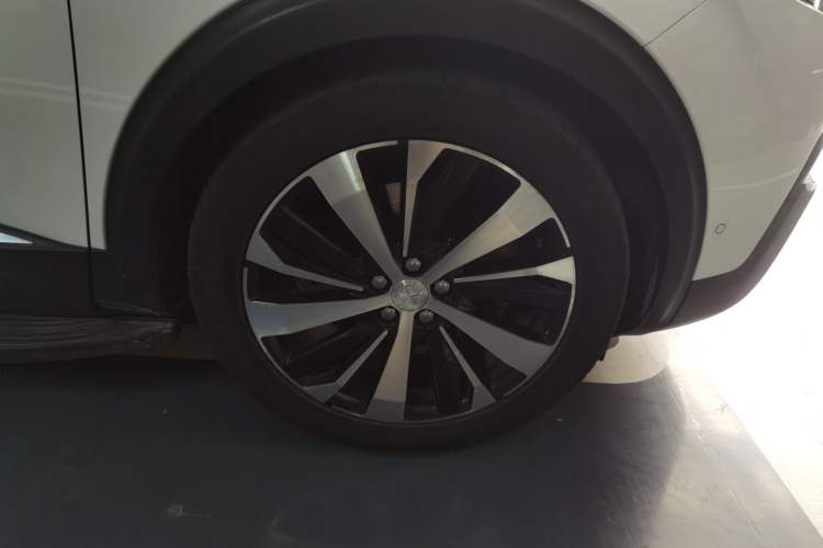 Used Peugeot 5008 2019 380THP 7-Seater Luxury GT Edition Right Front Wheel Hub