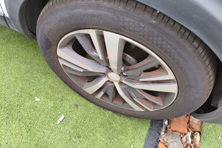 Used Peugeot 5008 2019 350THP 7-Seater Elite Edition Right Front Wheel Hub