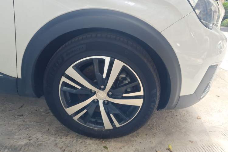 Used Peugeot 5008 2019 350THP 7-Seater Elite Edition Right Front Wheel Hub
