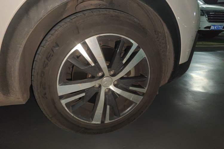 Used Peugeot 5008 2019 380THP 7-Seater Elite Edition Right Front Wheel Hub