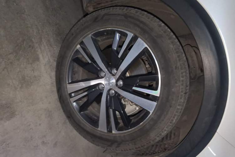 Used Peugeot 5008 2019 350THP 7-Seater Elite Edition Right Front Wheel Hub