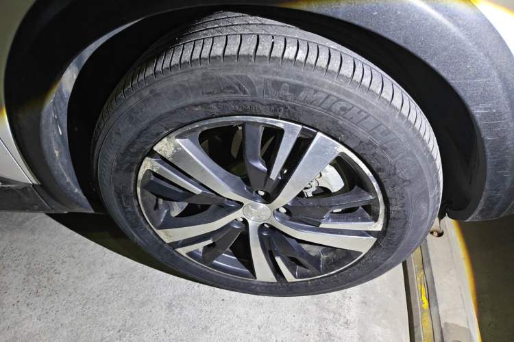 Used Peugeot 5008 2019 360THP 5-Seat Elite Edition Right Front Wheel Hub