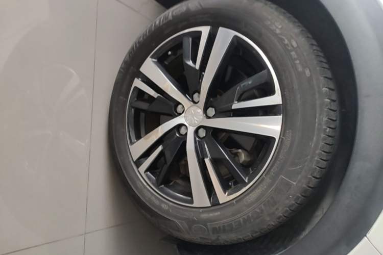 Used Peugeot 5008 2019 380THP 7-Seater Elite Edition Right Front Wheel Hub