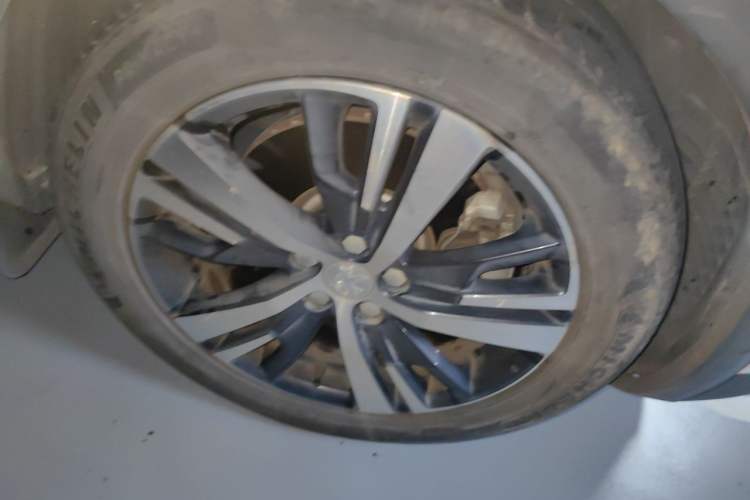 Used Peugeot 5008 2019 350THP 7-Seater Elite Edition Right Front Wheel Hub