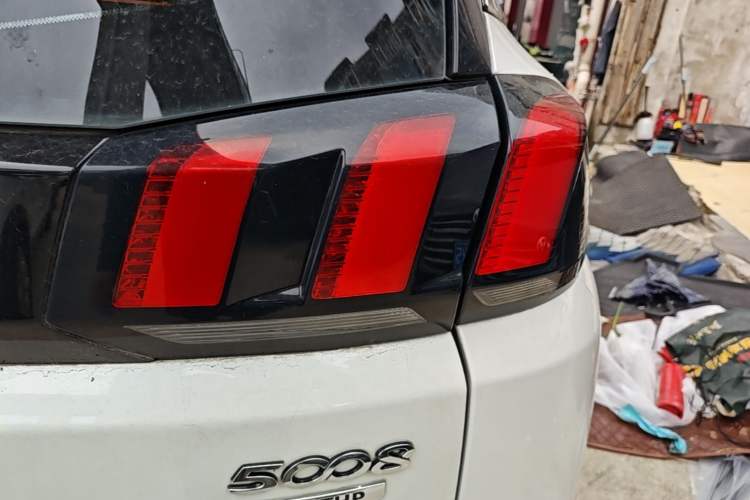 Used Peugeot 5008 2019 Revised Version 360THP 5-Seater Elite Edition Right Rear Taillight