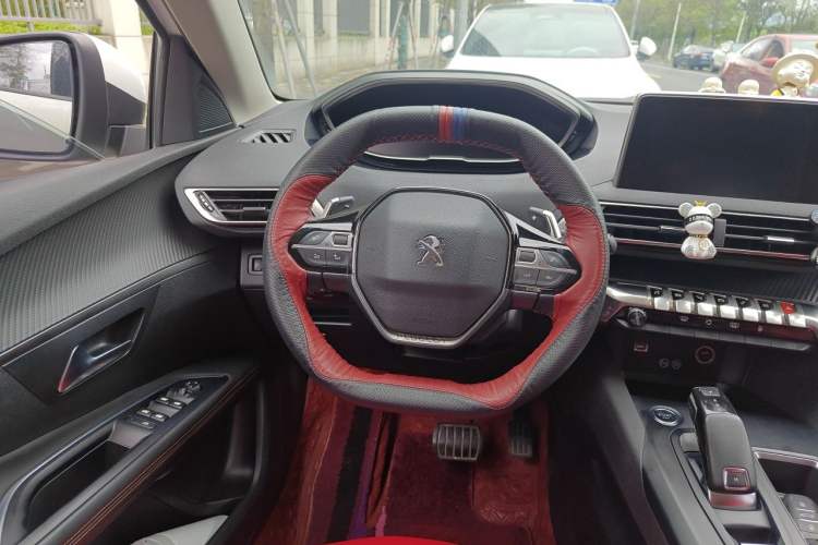 Used Peugeot 5008 2019 350THP 5-seat Elite Edition Steering Wheel