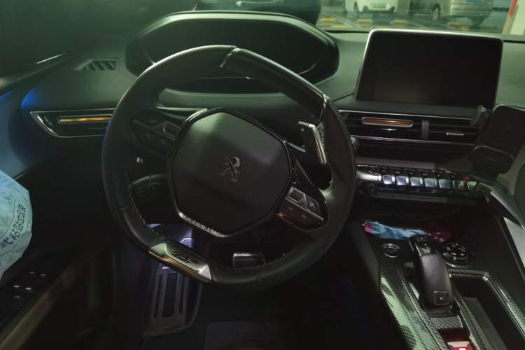 Used Peugeot 5008 2019 380THP 7-Seater Luxury GT Edition Steering Wheel