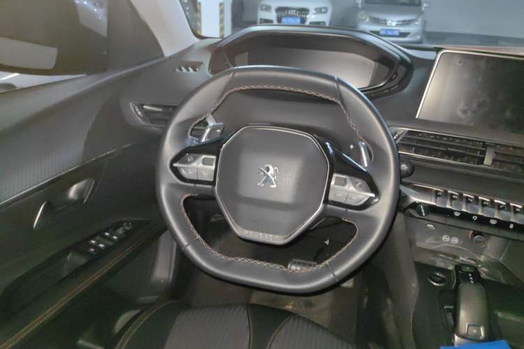 Used Peugeot 5008 2019 350THP 7-Seater Elite Edition Steering Wheel