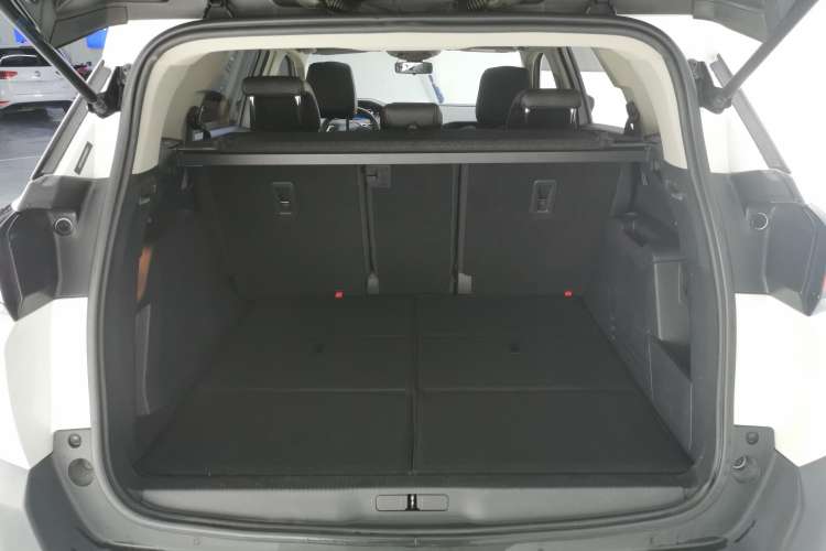 Used Peugeot 5008 2019 350THP 5-seat Elite Edition Trunk