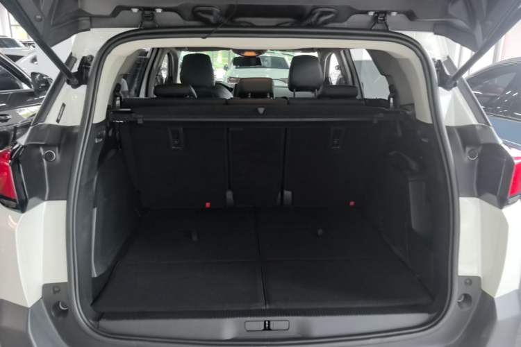 Used Peugeot 5008 2019 Revised Version 360THP 5-Seater Elite Edition Trunk