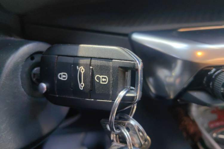 Used Peugeot 5008 2019 350THP 5-seat Leading Edition Vehicle Key