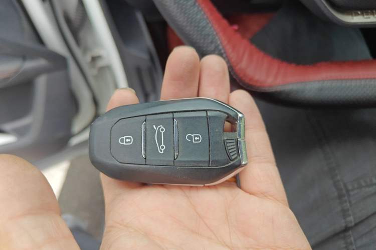Used Peugeot 5008 2019 350THP 5-seat Elite Edition Vehicle Key