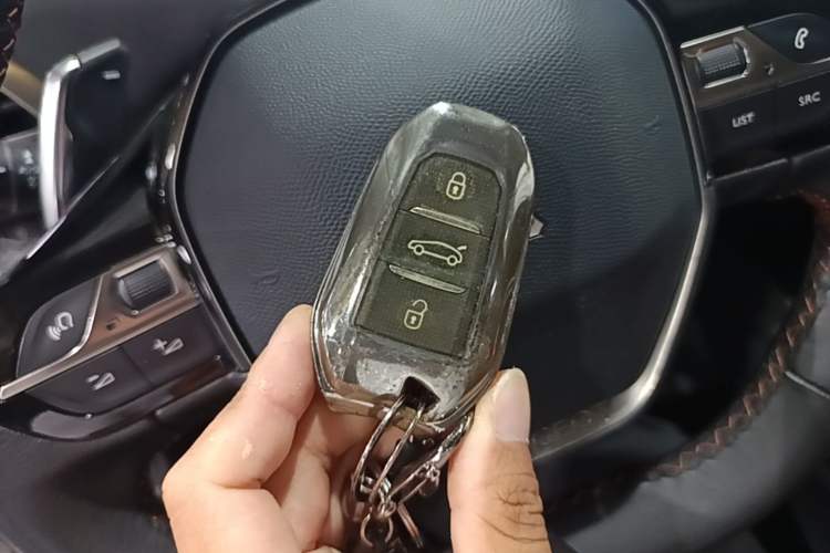 Used Peugeot 5008 2019 380THP 5-Seater Elite Edition Vehicle Key