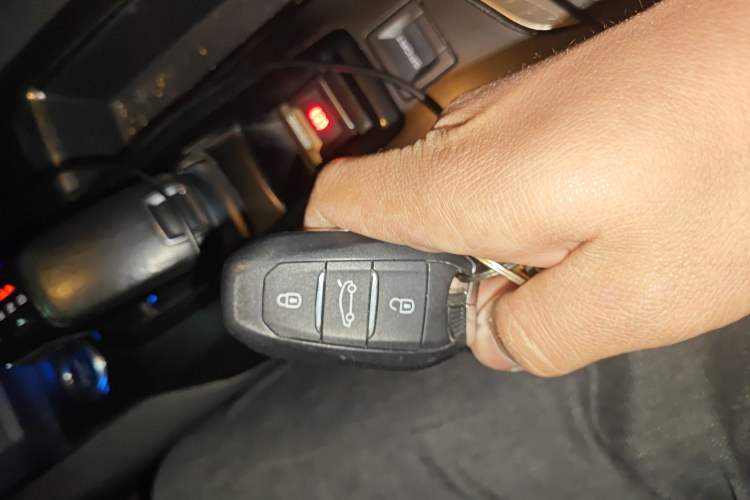 Used Peugeot 5008 2019 380THP 7-Seater Elite Edition Vehicle Key