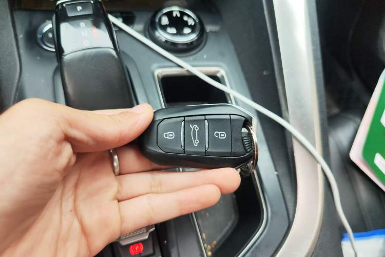 Used Peugeot 5008 2019 400THP 7-Seater Flagship Luxury Edition Vehicle Key