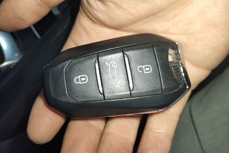 Used Peugeot 5008 2019 380THP 7-Seater Elite Edition Vehicle Key